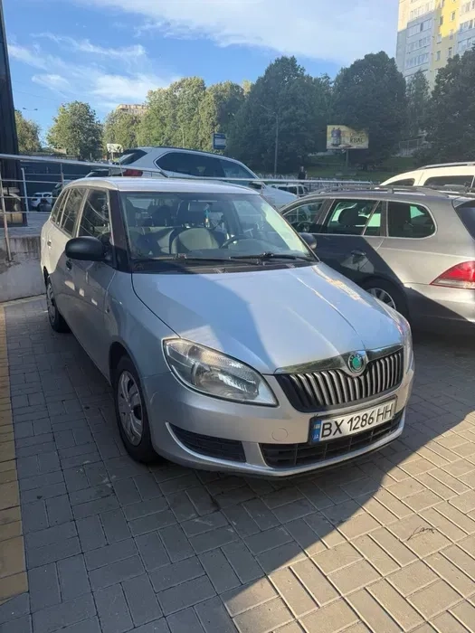 Авто Skoda Fabia 2011