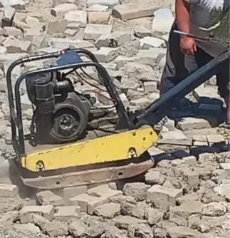 Віброплита, битономішалока, бур, риштування