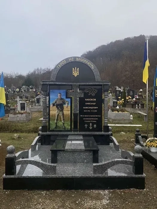 Пам'ятники від виробника виставка Висока Якість Гарантія