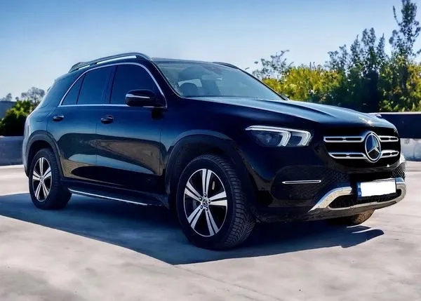 349 Позашляховик на весілля Mercedes GLE 300d без водія 