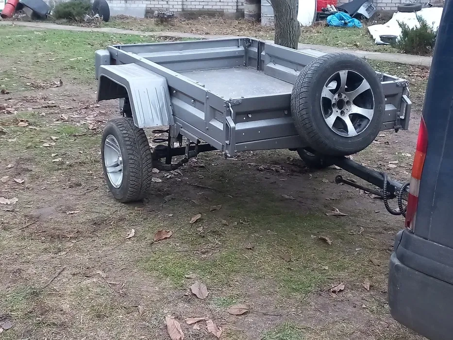 Причеп-самосвал