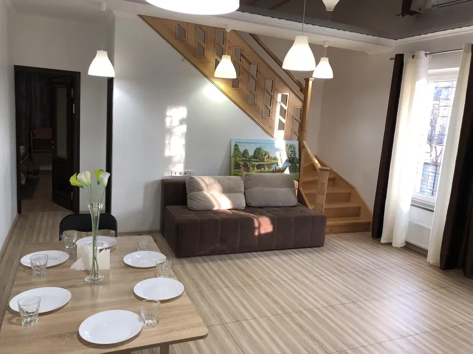 ‼️ Вільна з 8го серпня‼️Квартира подобово 2 або 3 кімнатна