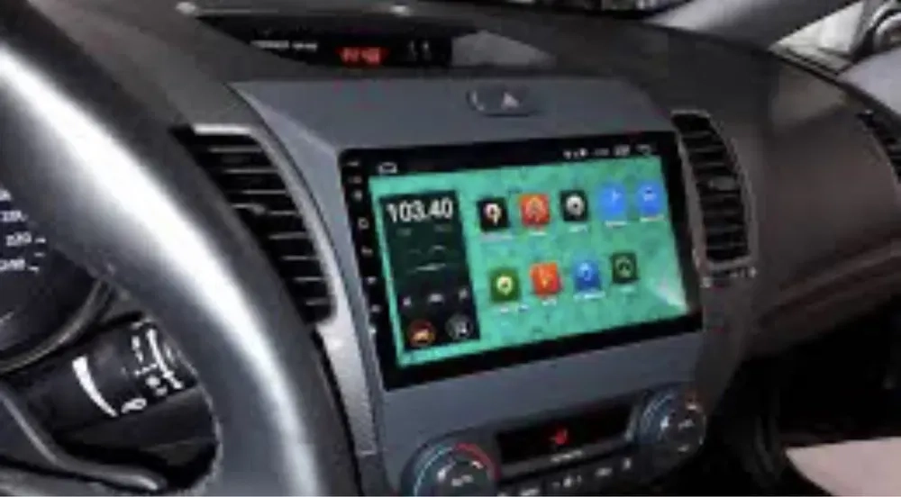 Установка камер заднього виду, парктроніки, магнітоли