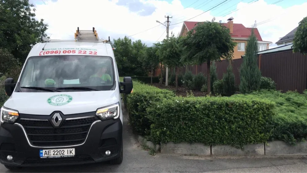 Садівник Озеленення ділянок Обрізка дерев Газон