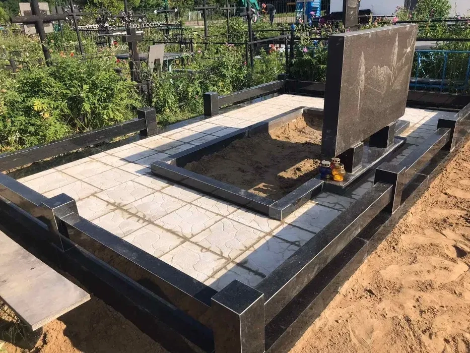 Пам'ятники з Граніту — Виготовлення та Встановлення (Власне Виробництво)