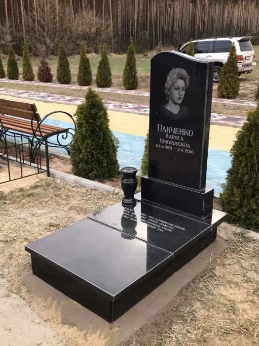 Пам'ятники з Граніту — Виготовлення та Встановлення (Власне Виробництво)