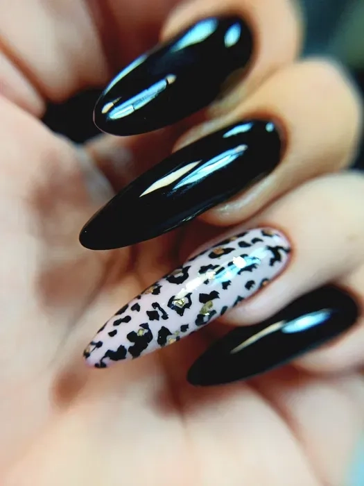 Наращивание, Коррекция, Маникюр, Педикюр — профессиональные nail-услуги