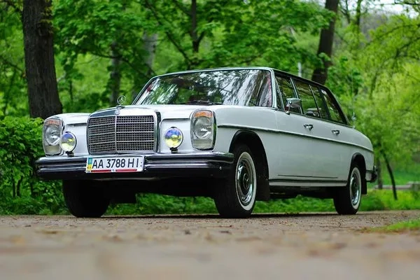 210 Ретро авто на весілля зйомки Mercedes 1969