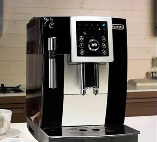 Кавомашина з кавою