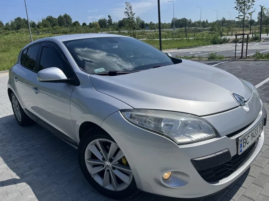 Авто на таксі або власні потреби,RENAULT MEGANE-3,2011рік