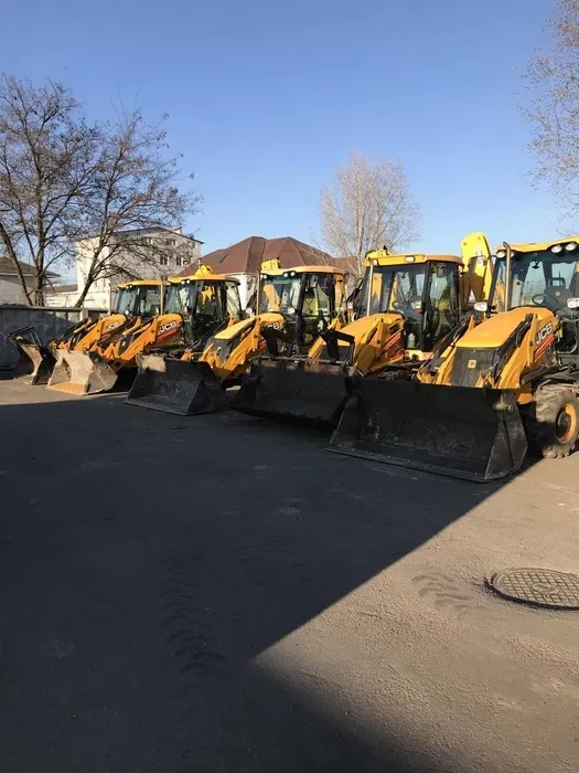 Послуги екскаватора трактора Вишгород. Прибирання снігу