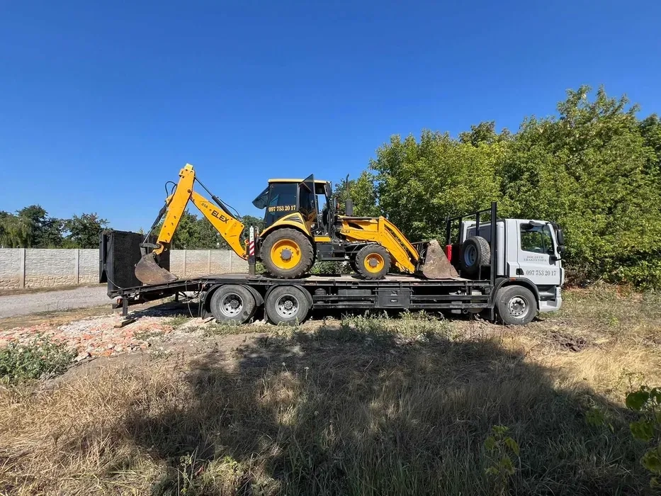 Послуги Екскаватора-Навантажувача. Універсальна Техніка для Будь-яких Земляних Робіт!