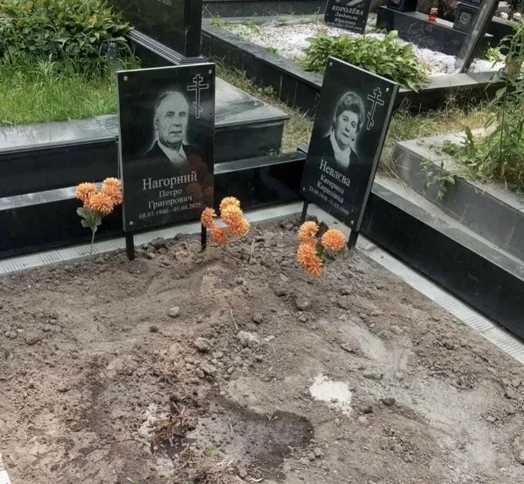 Гранітні таблички на пам'ятник, доставка по Україні