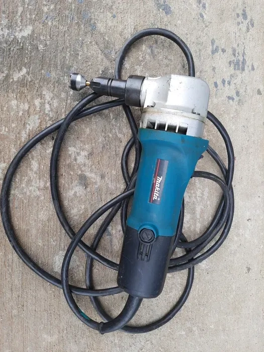 Makita JN1601 електроножниці висічні