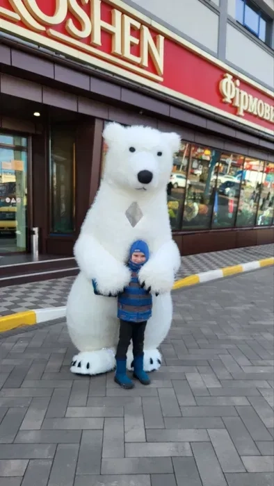 Великий мішка готовий для привітання