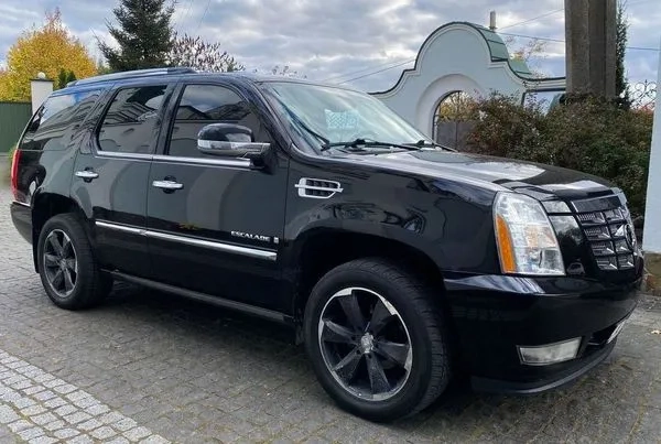 122 Позашляховик на весілля Cadillac Escalade з водієм