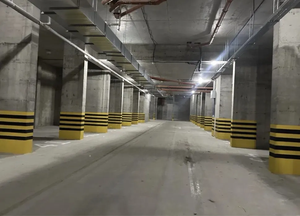 Паркомісце в підземному паркінгу