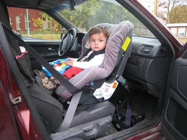 Автокрісло дитяче  крісло автомобільне бустер подушка
