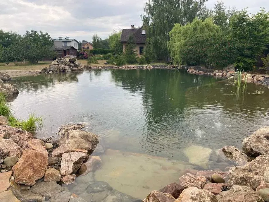 Будівництво плавальних ставків. Природні басейни. Эко пруд.