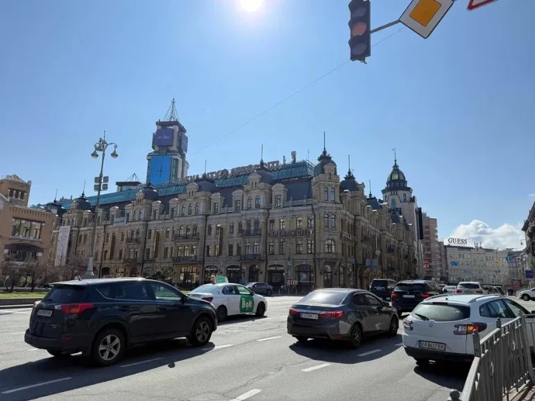 Фасадне приміщення 436 м2 в БЦ Арена Сіті