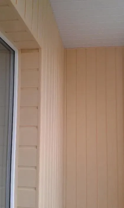 Обшивка балконів під ключ. Обшивка балконів та інших приміщень будь-якою вагонкою.