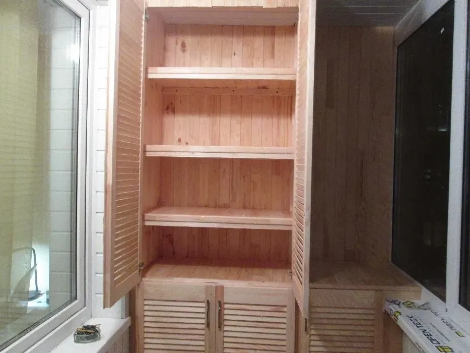 Обшивка балконів під ключ. Обшивка балконів та інших приміщень будь-якою вагонкою.