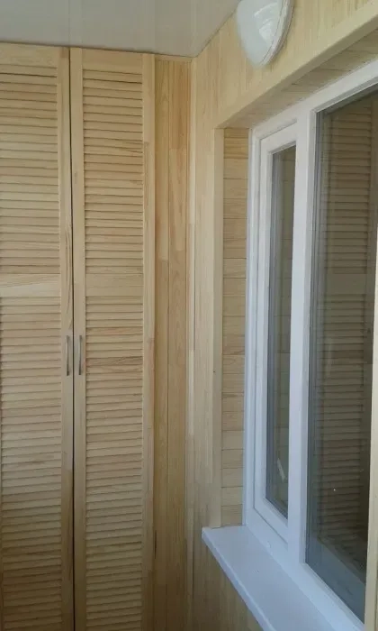 Обшивка балконів під ключ. Обшивка балконів та інших приміщень будь-якою вагонкою.