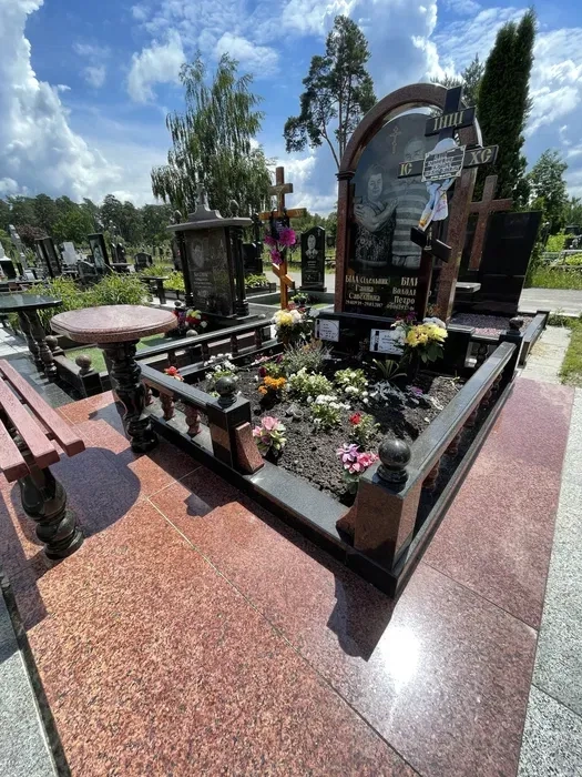 Гранітні комплекси під ключ