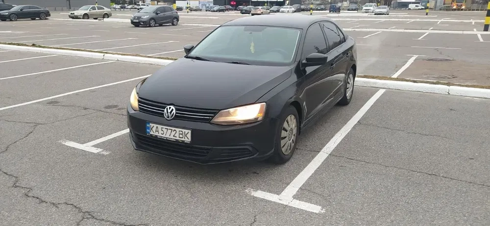 Авто Volkswagen Jetta 2013