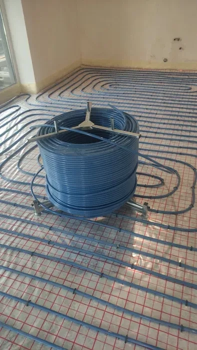 Розмотувач для труб