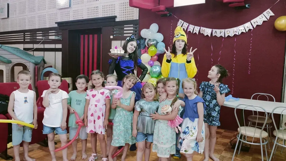 Веселі аніматори та професійні ведучі на День народження для яскравого свята