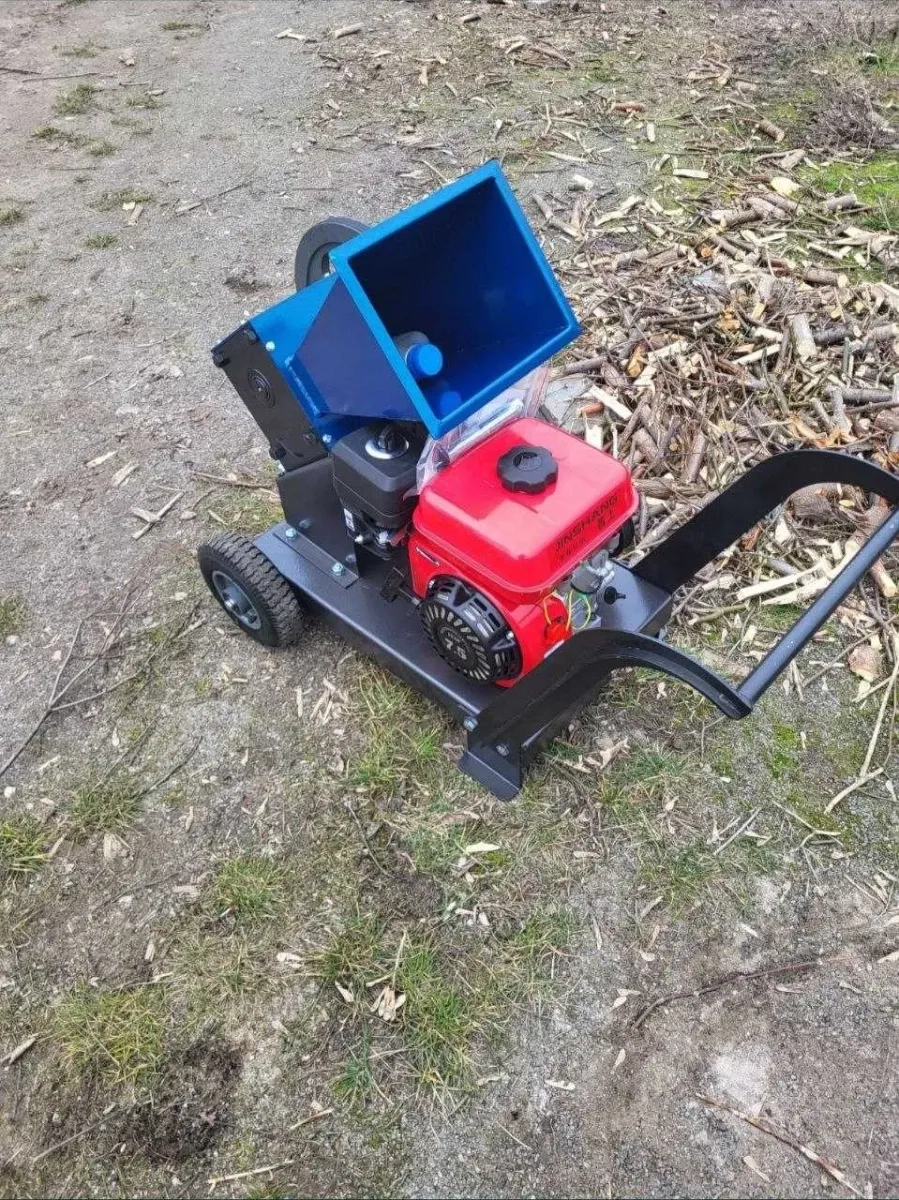 Садовий подрібнювач гілок (дробилка)