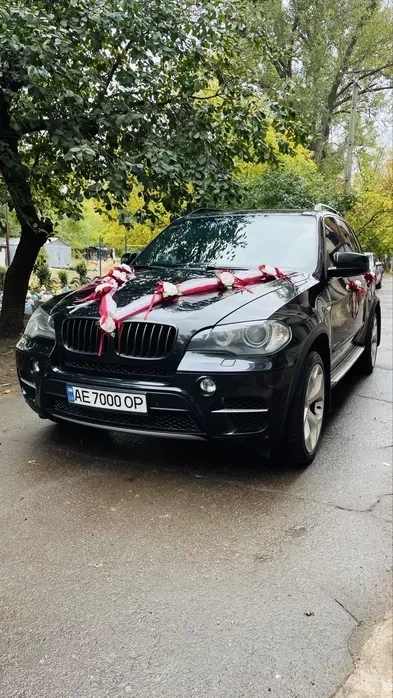 Автомобіль з водієм