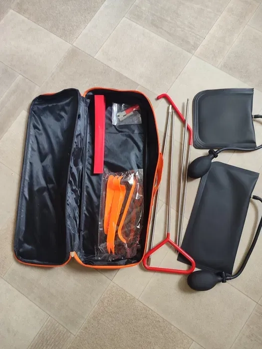 Аварійне відкриття авто без пошкоджень. Програмування автомобільних ключів.