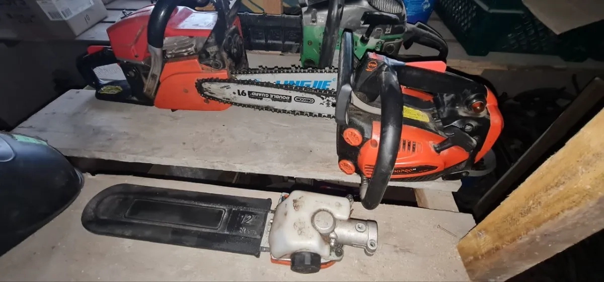 Потужна бензопила - готова до роботи!