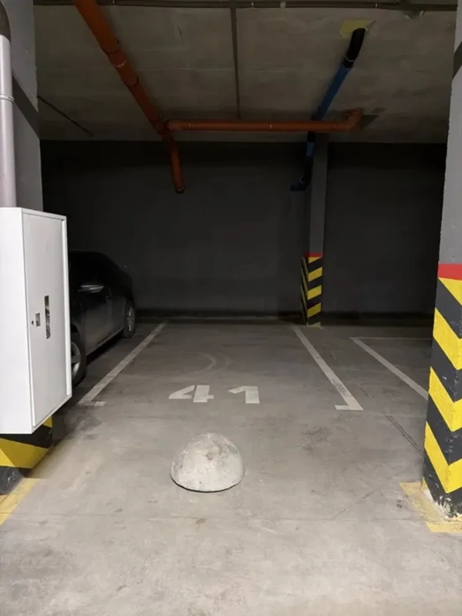 Безпечне місце для вашого авто в сучасному паркінгу