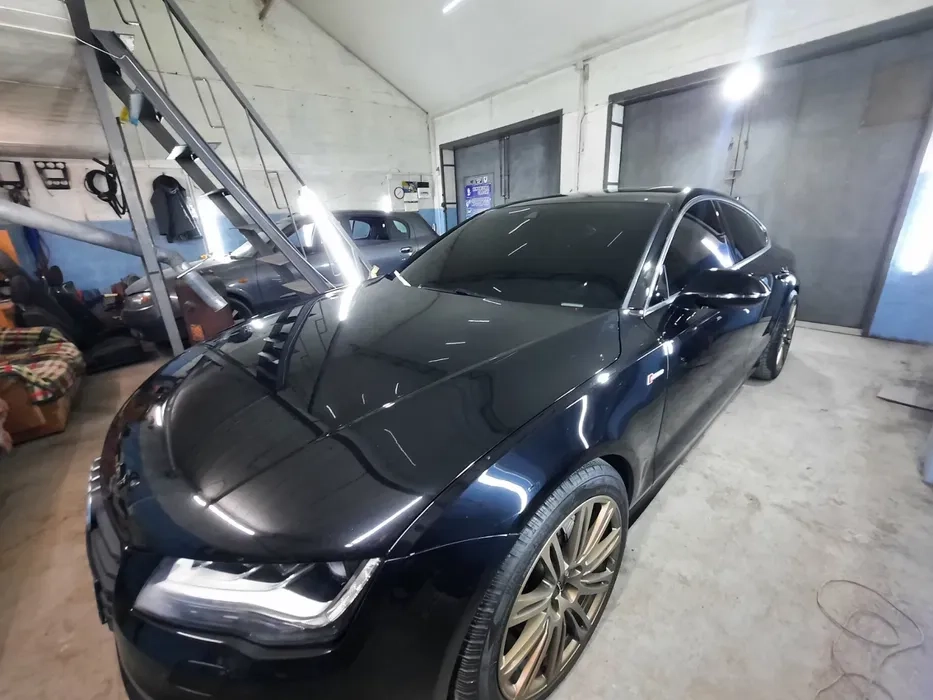 Преміальна Поліровка та Глибока Хімчистка салону авто