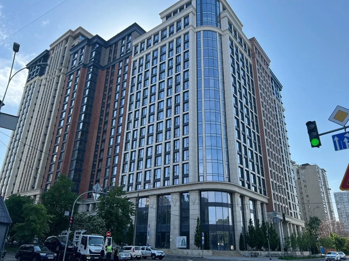 Фасадне приміщення 215 м2 в ЖК Atlantic Residences