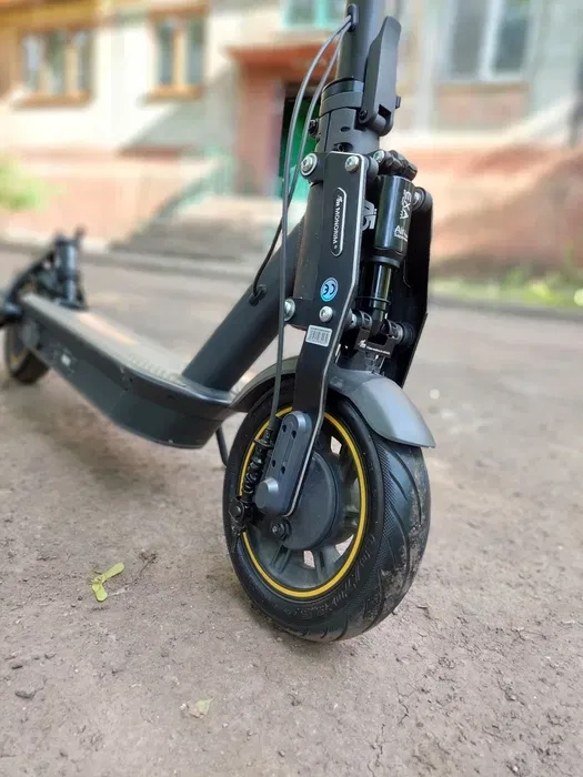 Ремонт електросамокатів | Доступно, швидко, гарантіярем