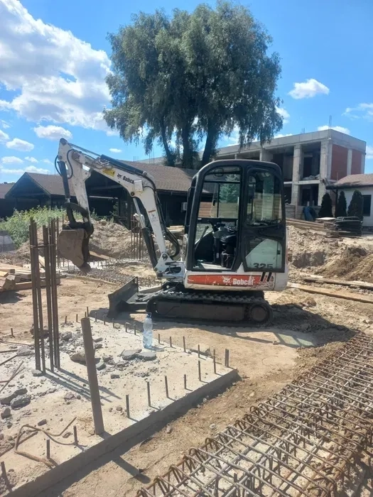 Міні екскаватор