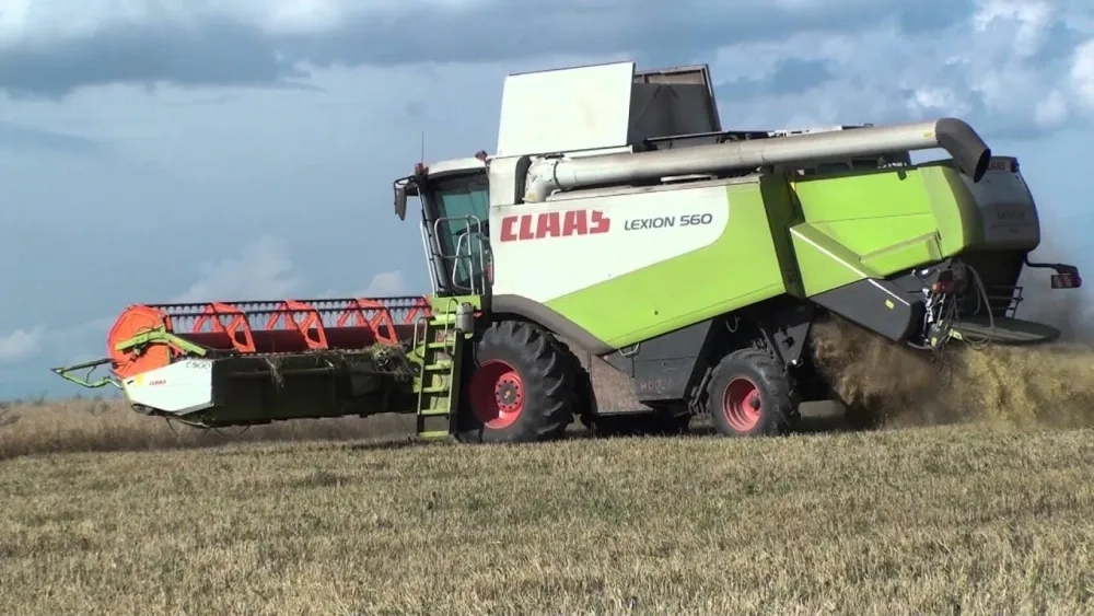 Комбайнайн Lexion. Послуги зі збору врожаю соняшнику, сої, кукурудзи