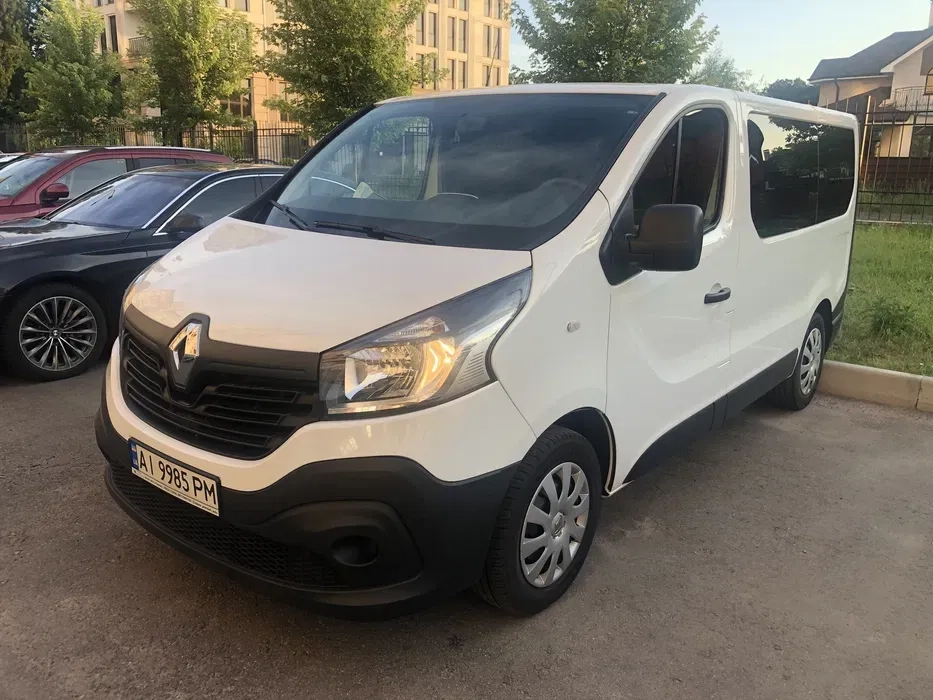 Мікроавтобус Renault Traffic