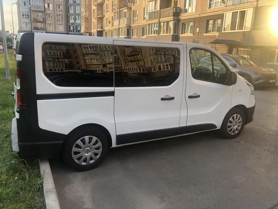 Мікроавтобус Renault Traffic