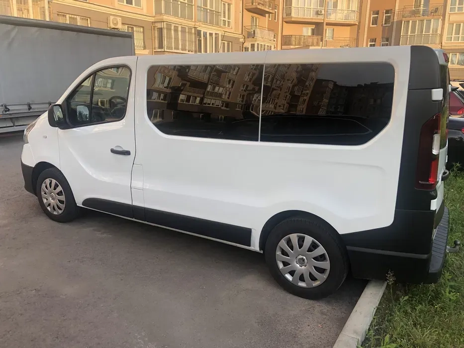 Мікроавтобус Renault Traffic
