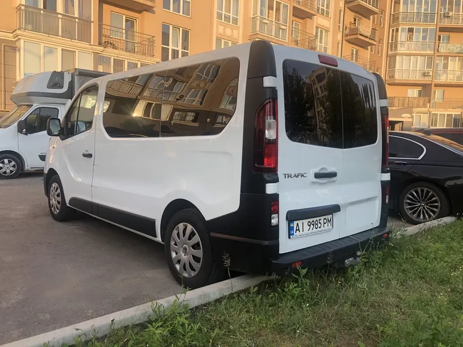 Мікроавтобус Renault Traffic