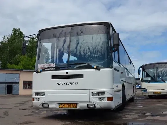 Автобус Volvo B10 на 50 місць 🚌