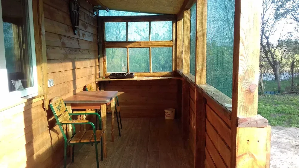 Будинок біля річки