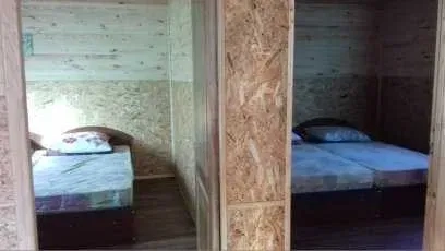 Будинок біля річки