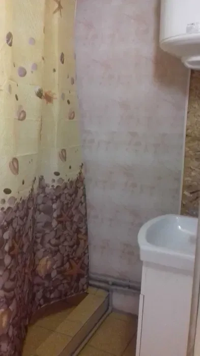 Будинок біля річки