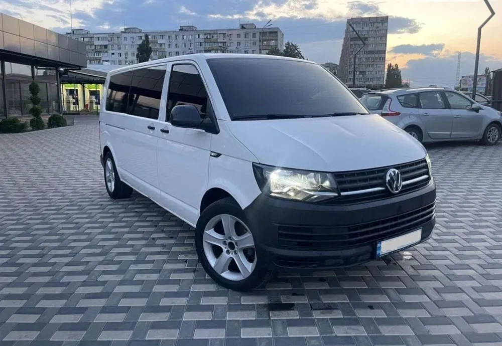 Микроавтобуса и минивен с водителем. Пассажирские перевозки